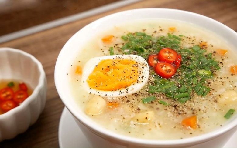 Cháo hạt sen thịt xay và trứng món cháo bổ dưỡng không phải ai cũng biết