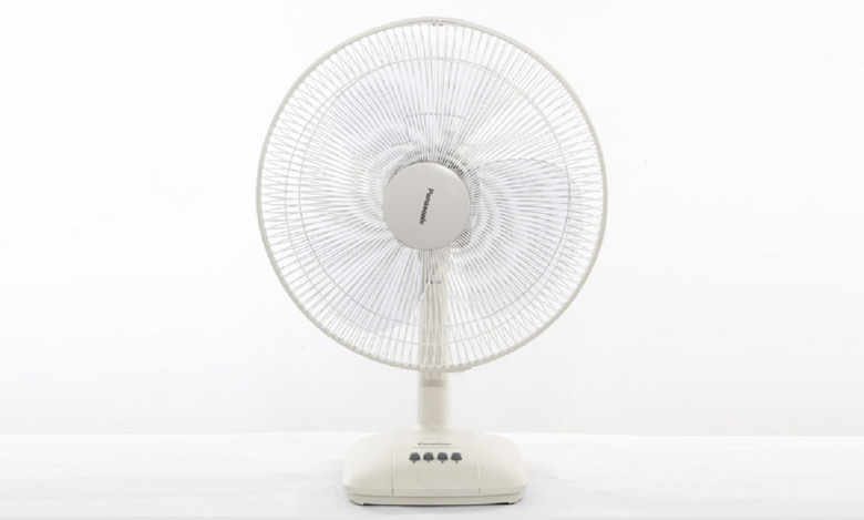 Quạt để bàn làm việc: Quạt bàn Panasonic màu xám F-400CI