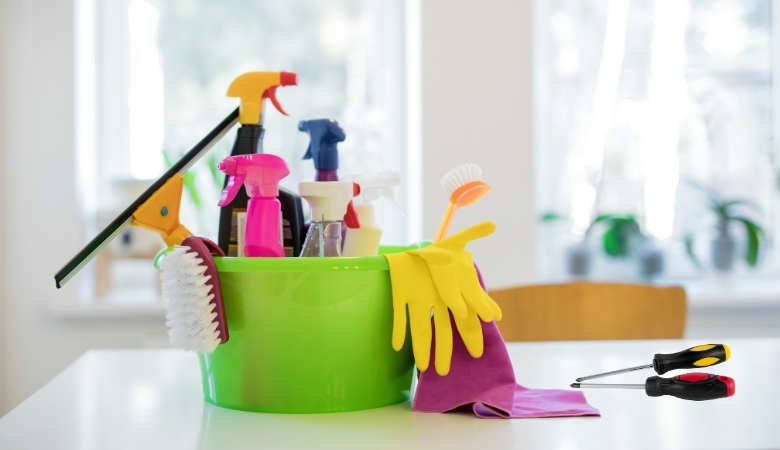 Dụng cụ cần chuẩn bị trước khi thực hiện cách tháo quạt hơi nước