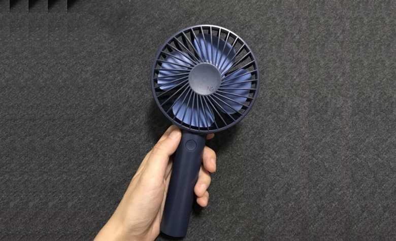 Quạt mini sạc bao nhiêu tiếng thì đầy: không dùng hết pin mới sạc