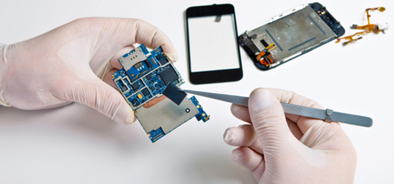 Cách khắc phục điện thoại Samsung bị đen màn hình: thay IC hiển thị