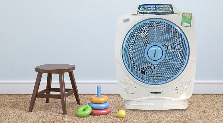 Quạt tích điện loại nào tốt: Quạt sạc điện Tiross TS917