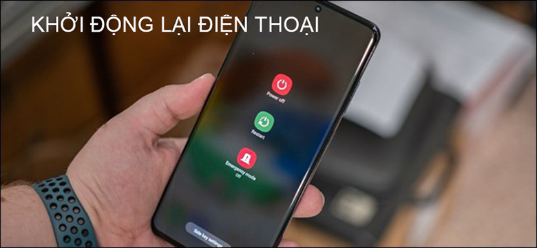 Khắc phục điện thoại Samsung bị treo logo không tắt nguồn được: cách 1