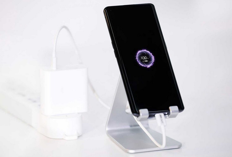 Cách sạc pin cho điện thoại Oppo mới không sạc đầy quá hoặc để sập nguồn