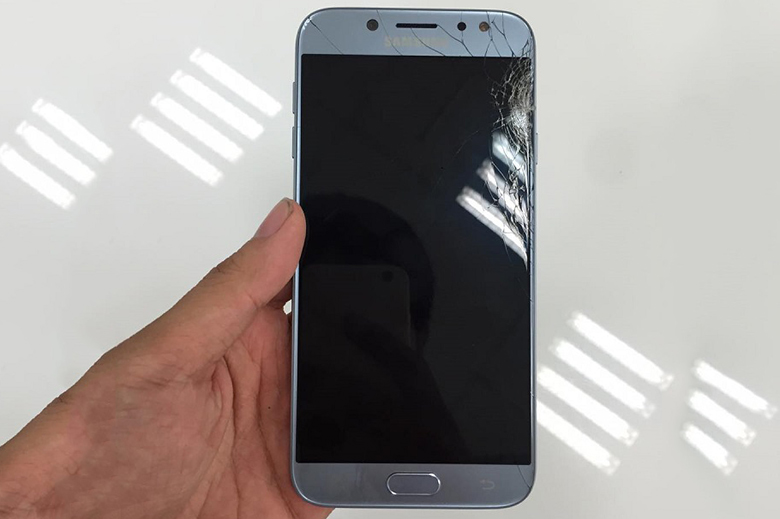 Nguyên nhân chủ quan khiến điện thoại Samsung J7 Pro bị đen màn hình