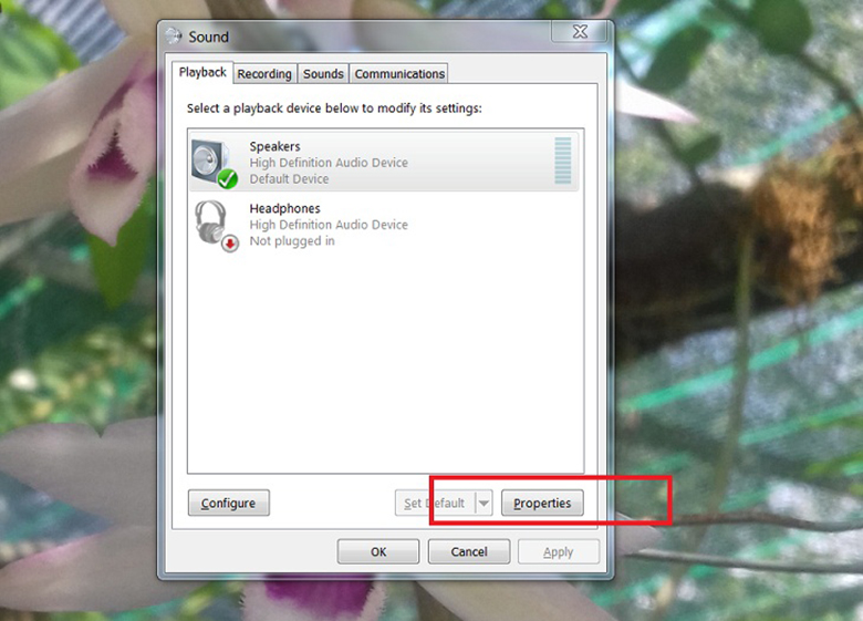 Tại sao loa laptop không nghe được và khắc phục xem lại Playback Devices xem biểu tượng loa đã được tích xanh chưa nếu chưa bạn tích xanh để chạy nhé
