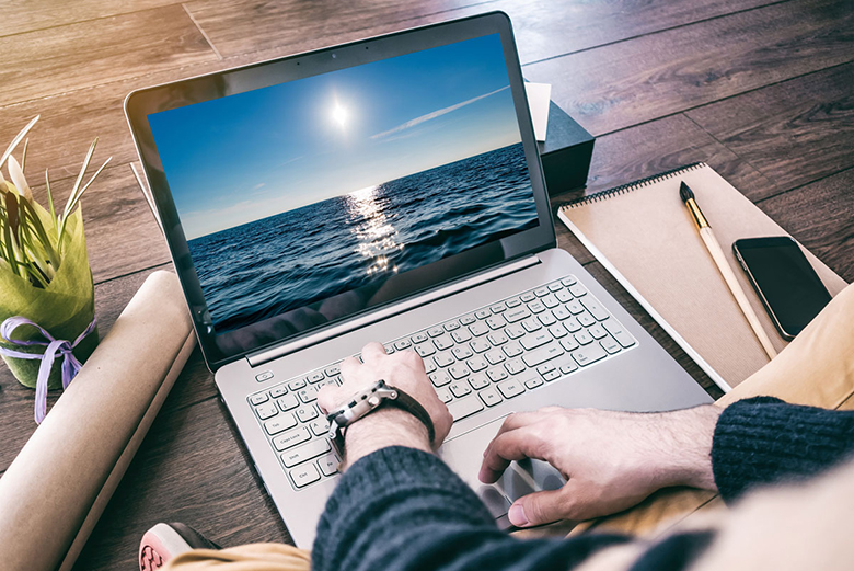 Cắm sạc laptop liên tục có sao không: cách sạc pin hiệu quả