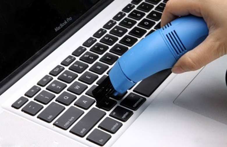 Khắc phục laptop bị tắt đột ngột: vệ sinh thường xuyên
