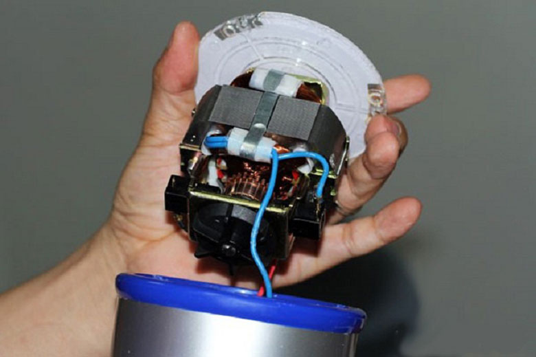 Hướng dẫn sửa máy xay sinh tố khi có mùi khét đang hoạt động