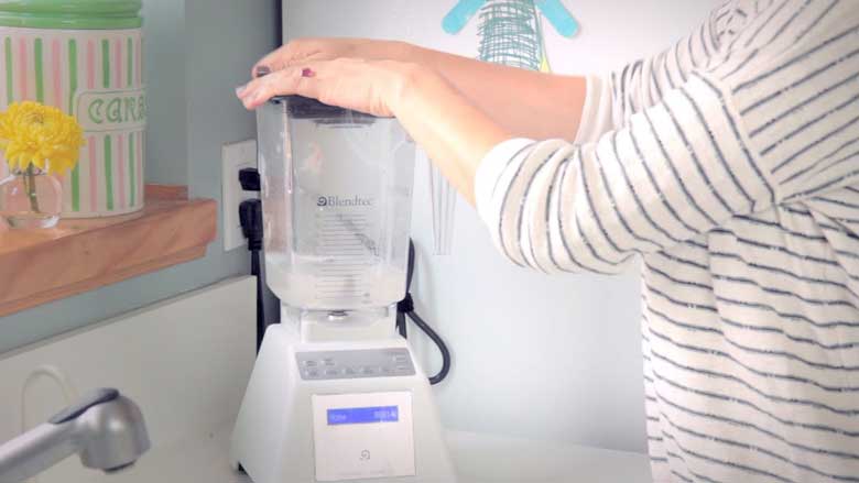 Cách làm sạch máy xay sinh tố đa năng sẽ làm như sau