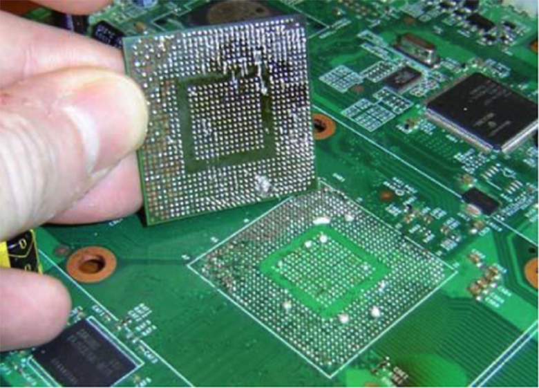 Màn hình laptop bị nhấp nháy liên tục bạn nên nhờ đến bộ phận kỹ thuật thay cáp