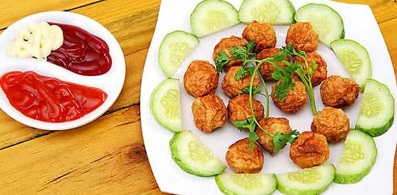 chiên cá viên bằng nồi chiên không dầu: Vớt ra đĩa