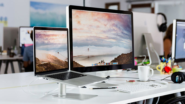 Nên mua máy tính bàn hay laptop những tiện lợi sẵn có