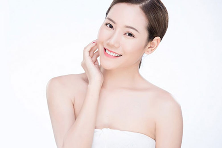 Công dụng nước ép cà chua cà rốt làm trắng da