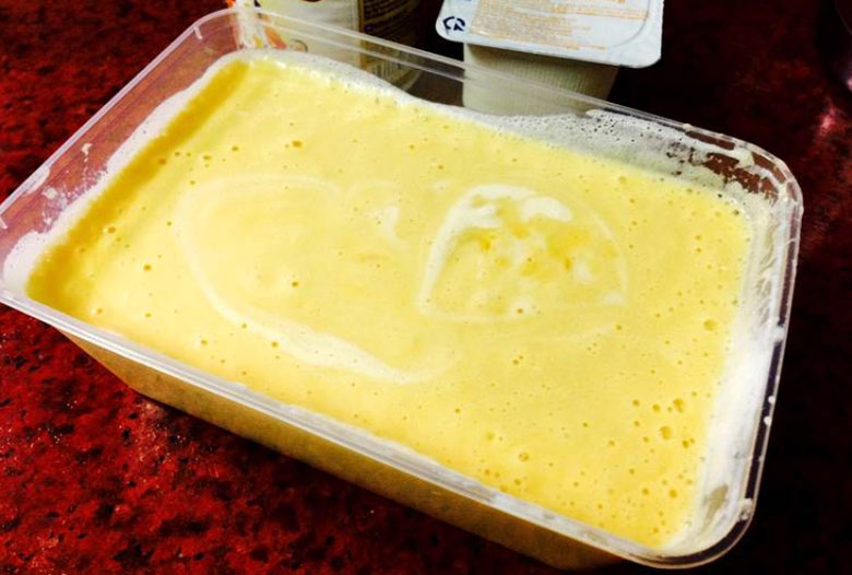 Cách làm kem xoài không cần whipping cream dạng que: làm kem