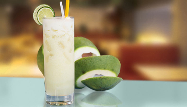 Cách làm nước ép bưởi khi cho vào máy xay sinh tố để xay xong và cùng nhau thưởng thức thôi nào