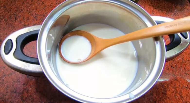 Cách làm kem cam sữa chua tại nhà không cần Whipping cream: Nấu sữa