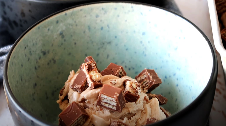 Cách làm kem kitkat chocolate thành phẩm