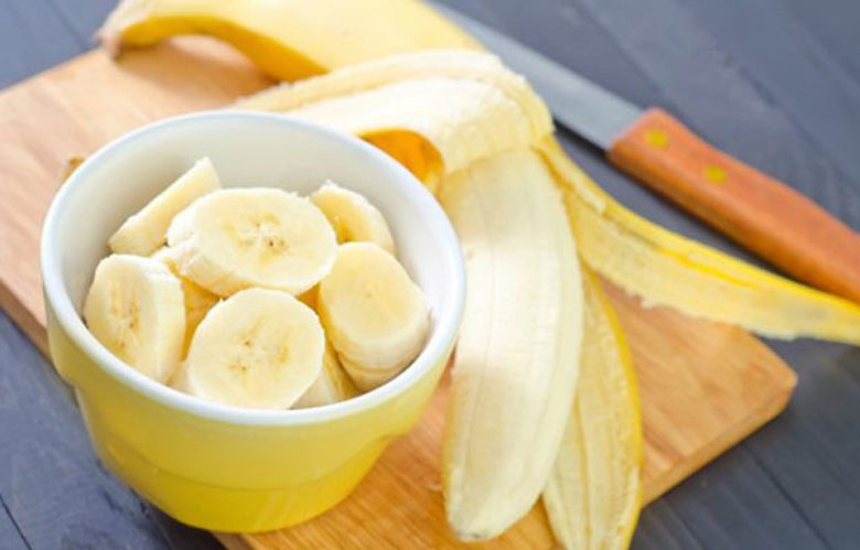 Sinh tố sữa chua chuối cần sơ chế nguyên liệu trước khi xay