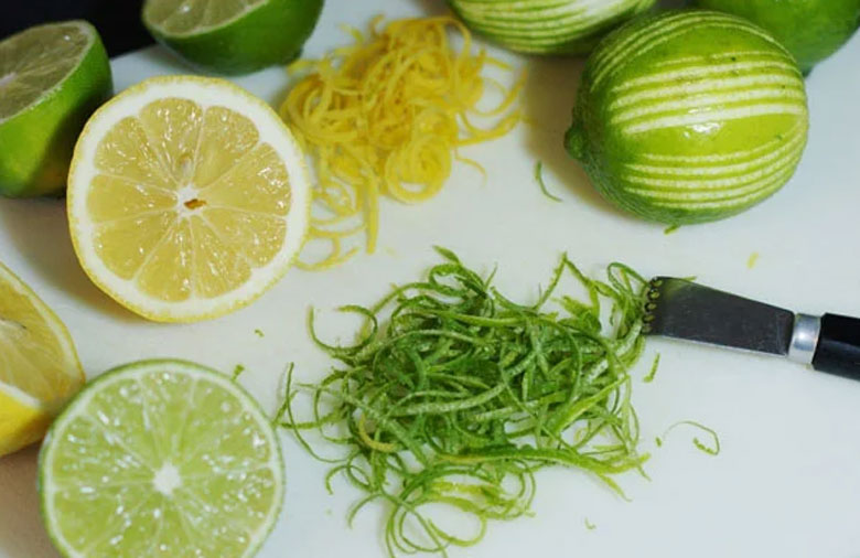 Cách làm kem chanh bạc hà: thái chỉ vỏ chanh