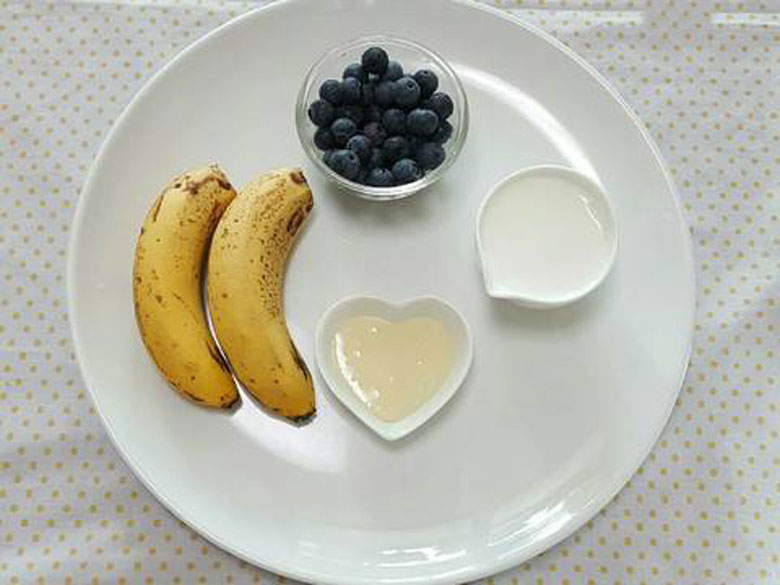 Sinh tố việt quất chuối cần chọn những nguyên liệu sau