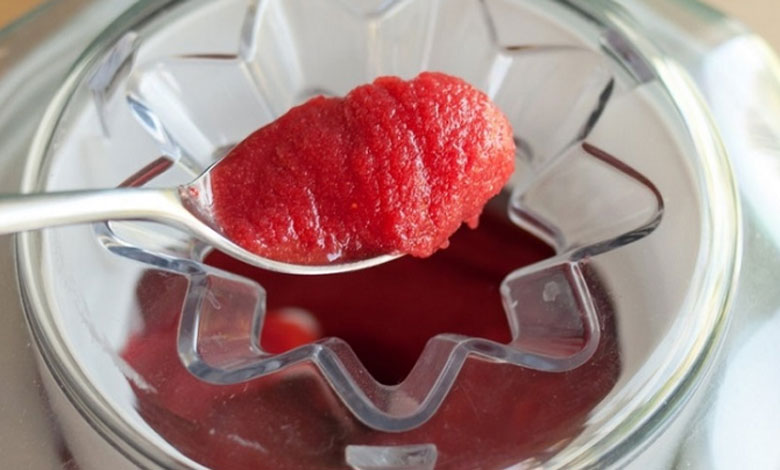 Cách làm kem dâu tây sữa chua đá bào: làm đông kem
