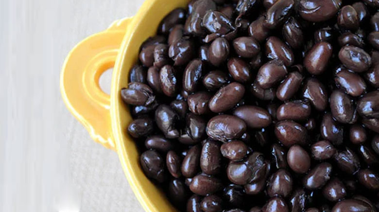 Cách làm kem đậu đen: Sơ chế đậu