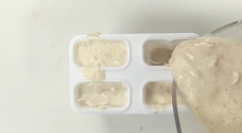 Cách làm kem đậu đen dừa tươi: Đổ khuôn