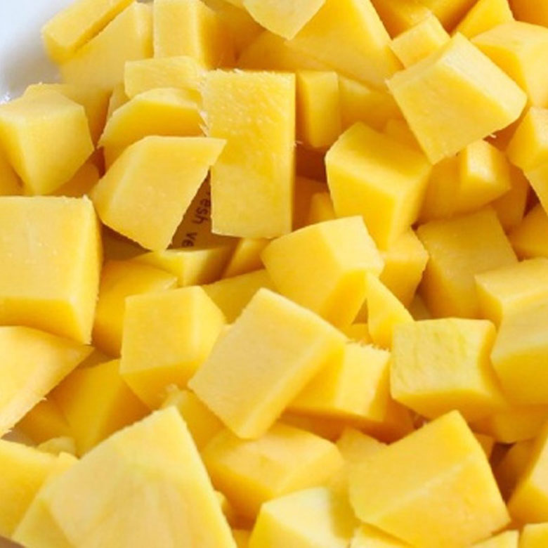 Sinh tố xoài sữa tươi bạn cần sơ chế nguyên liệu