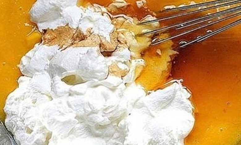 Cách làm kem xoài sữa chua: làm hỗn hợp kem