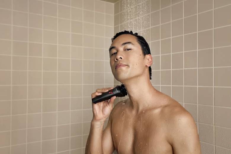 Máy cạo râu khô và ướt Philips S1103/02 - Chuẩn chống nước IPX7