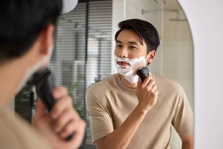 Máy cạo râu khô và ướt Philips S1103/02 - Tay cầm công thái học, cầm nắm tiện lợi