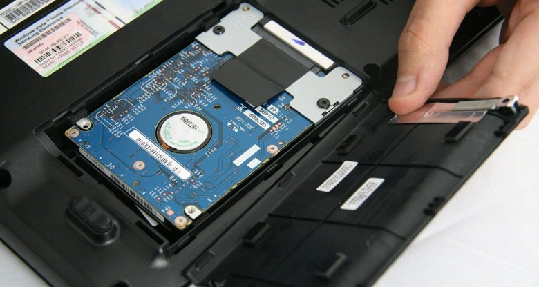 Máy tính bị màn hình xanh do hỏng ổ cứng