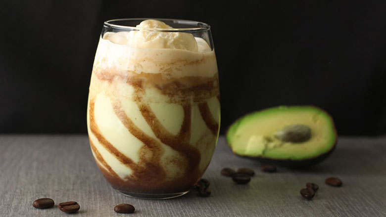 Cùng thưởng thức món sinh tố bơ cà phê ngay nhé