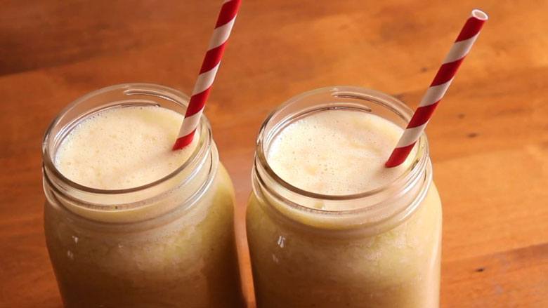 Sinh tố chuối cho bé mix hương vị cam thơm dịu dễ ăn