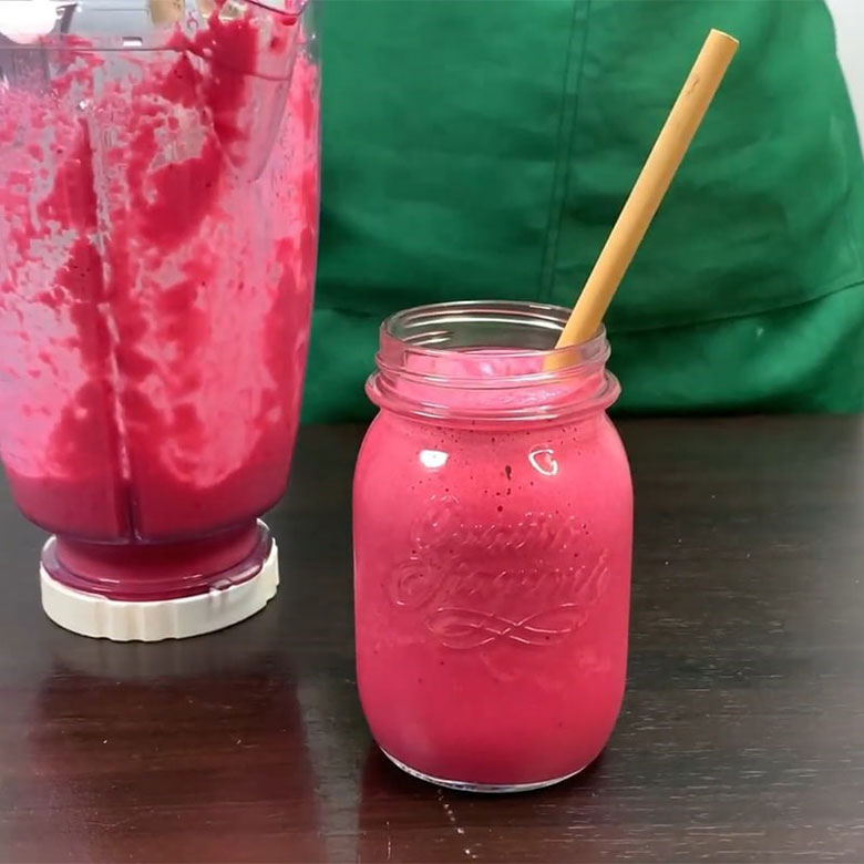 Cách làm sinh tố củ dền đỏ táo cà rốt thành phẩm như ý muốn