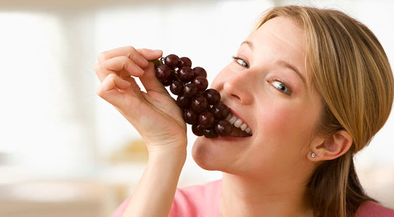 Cách làm nước ép nho: Tác dụng của nho với sức khỏe