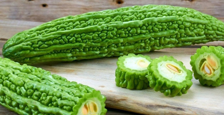 Cách làm nước ép diếp cá mướp đắng