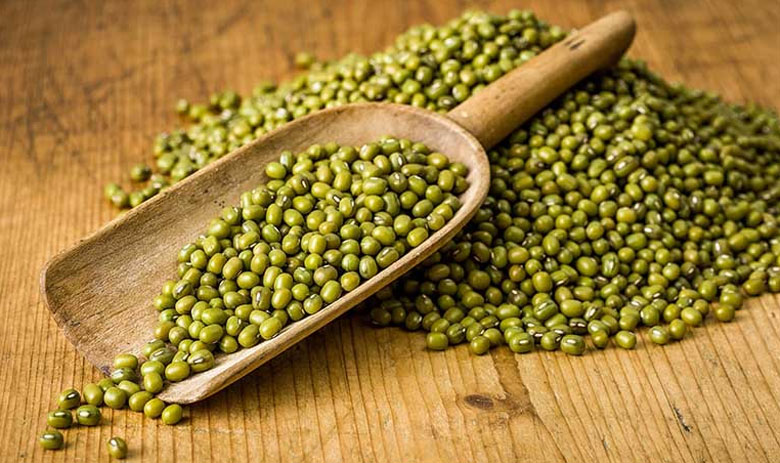 Cách nấu chè hạt sen đậu xanh: Chọn nguyên liệu