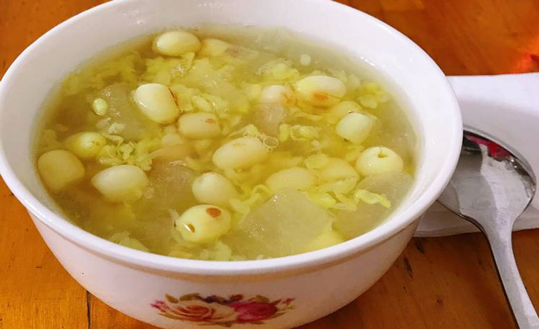 Cách nấu chè hạt sen đậu xanh nha đam