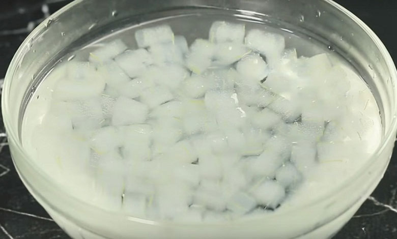 Cách làm topping nha đam cần sơ chế nha đam tiếp tục với nước muối pha loãng