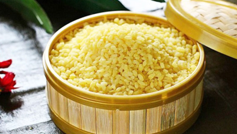 Cách nấu chè bưởi: Hấp đỗ xanh