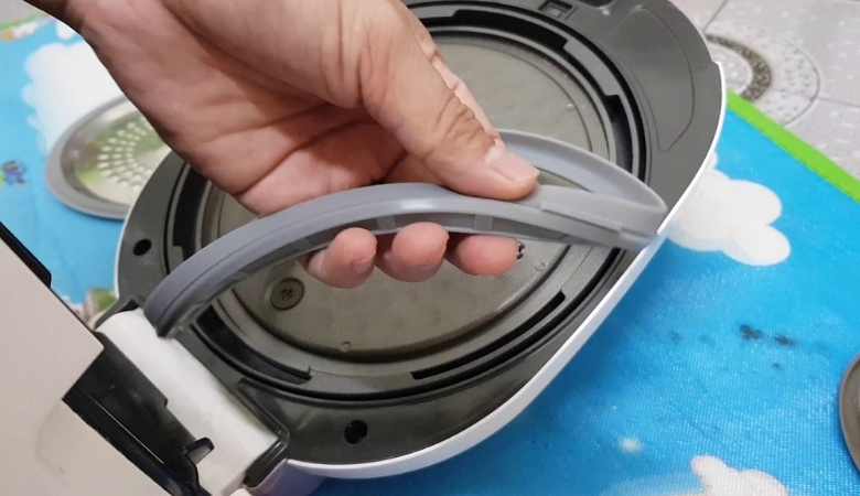 Gioăng cao su bị hỏng là nguyên nhân khiến nồi cơm điện Cuckoo không xả hơi