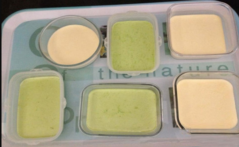 Cách làm chè khúc bạch phô mai: Đổ khuôn