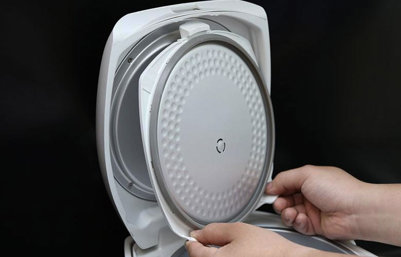 Lỗi C11 nồi cơm Toshiba - Vệ sinh nắp nồi