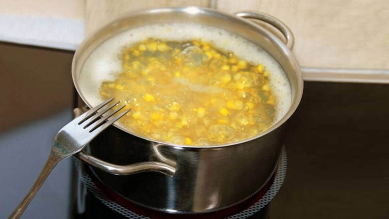 Cách nấu chè bắp chuẩn vị Huế: Nấu chè