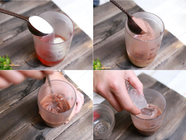 Làm trà sữa socola bạc hà khi pha trà đen với bột sữa và bột chocolate