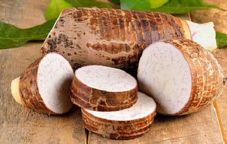 Cách nấu chè khoai môn bột năng: Nguyên liệu