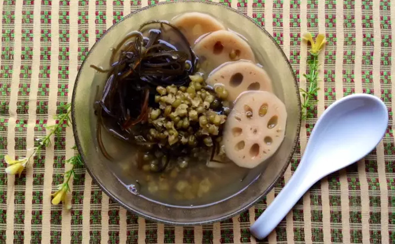 Cách nấu chè củ sen đậu xanh: thành phẩm