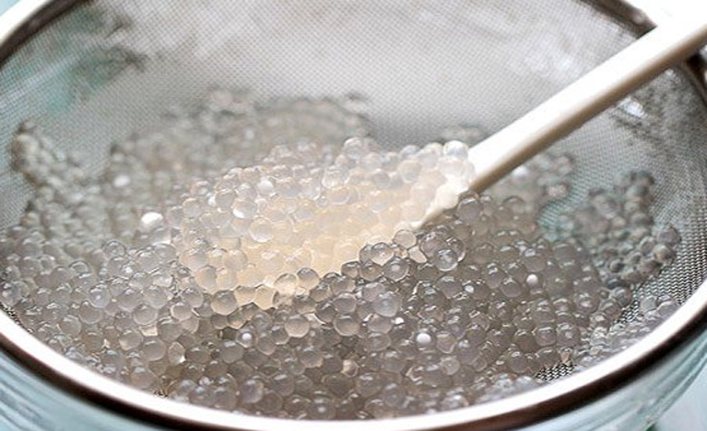 cách nấu chè bí đỏ hạt sen: Sơ chế nguyên liệu